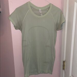 COPY - LULULEMON kohlrabi green short sleeve swiftly tech